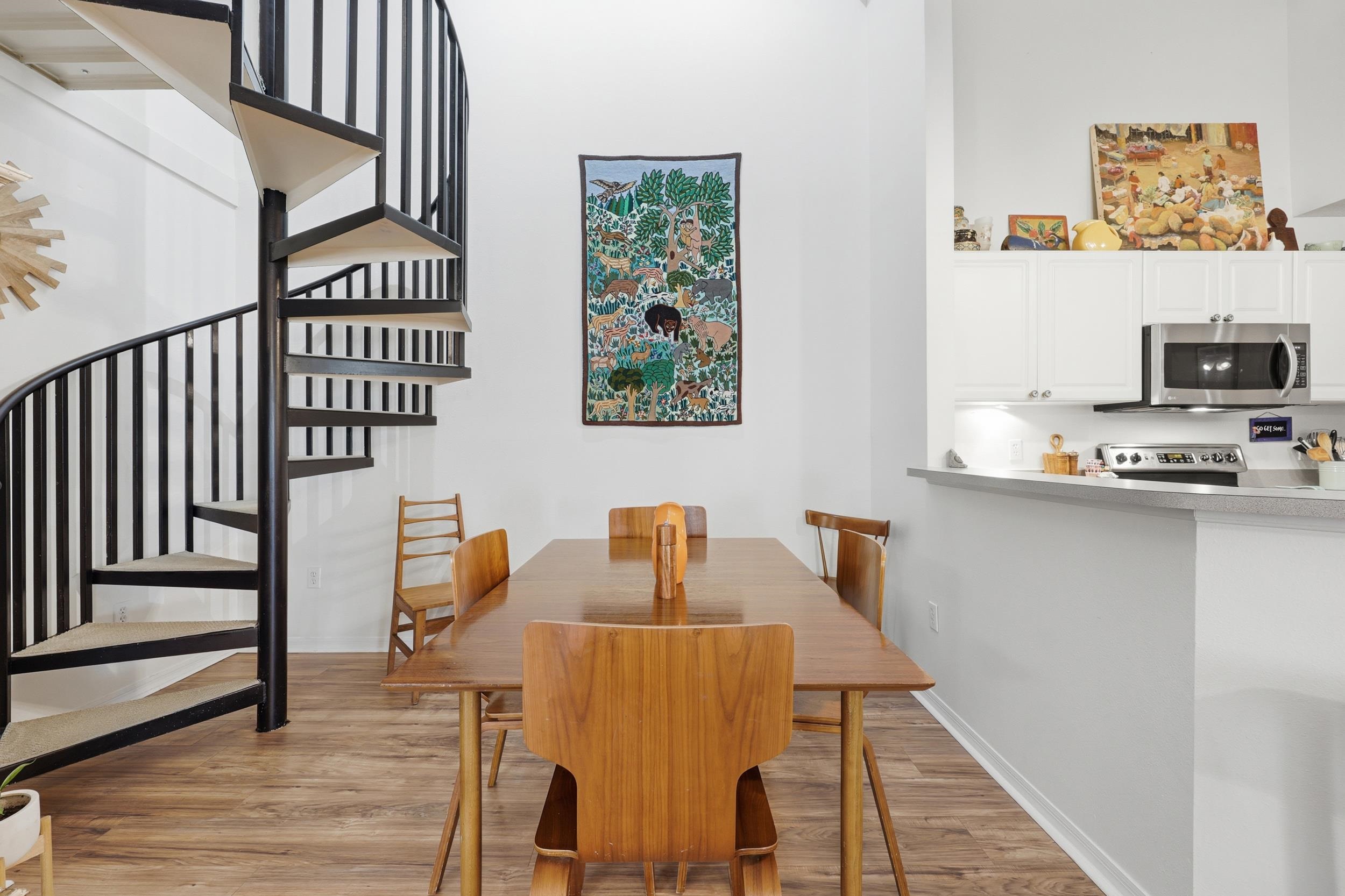 Image 23 of 69 For 16212 Harbour Vista Cir