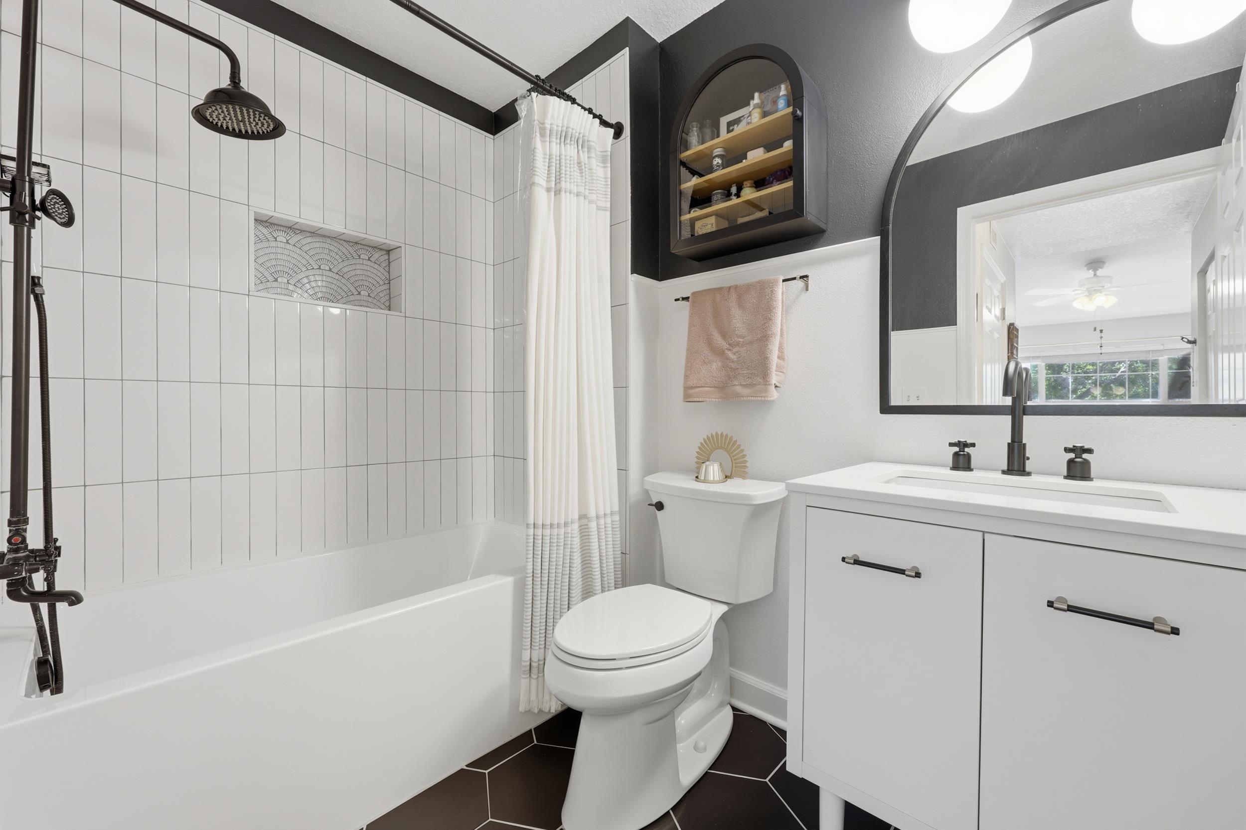 Image 33 of 69 For 16212 Harbour Vista Cir