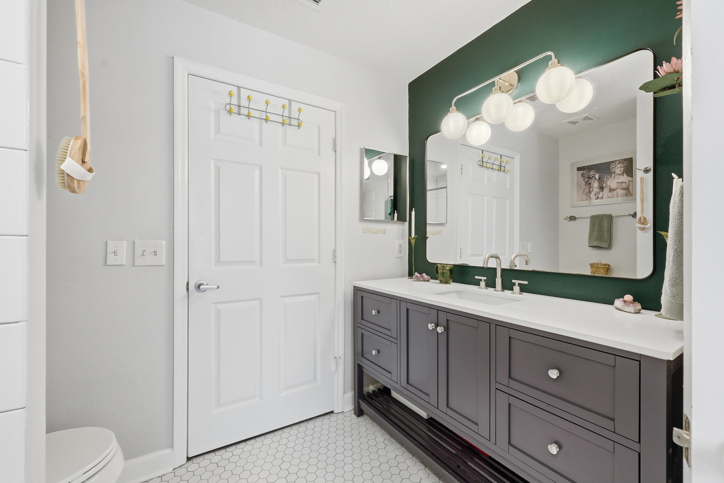 Image 36 of 69 For 16212 Harbour Vista Cir