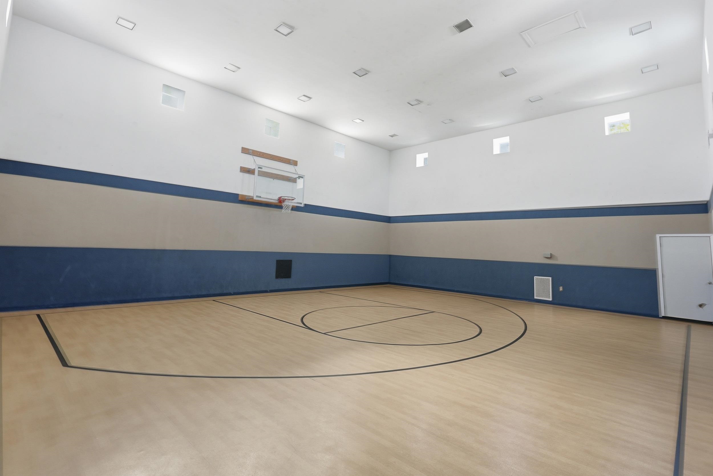 Image 55 of 69 For 16212 Harbour Vista Cir