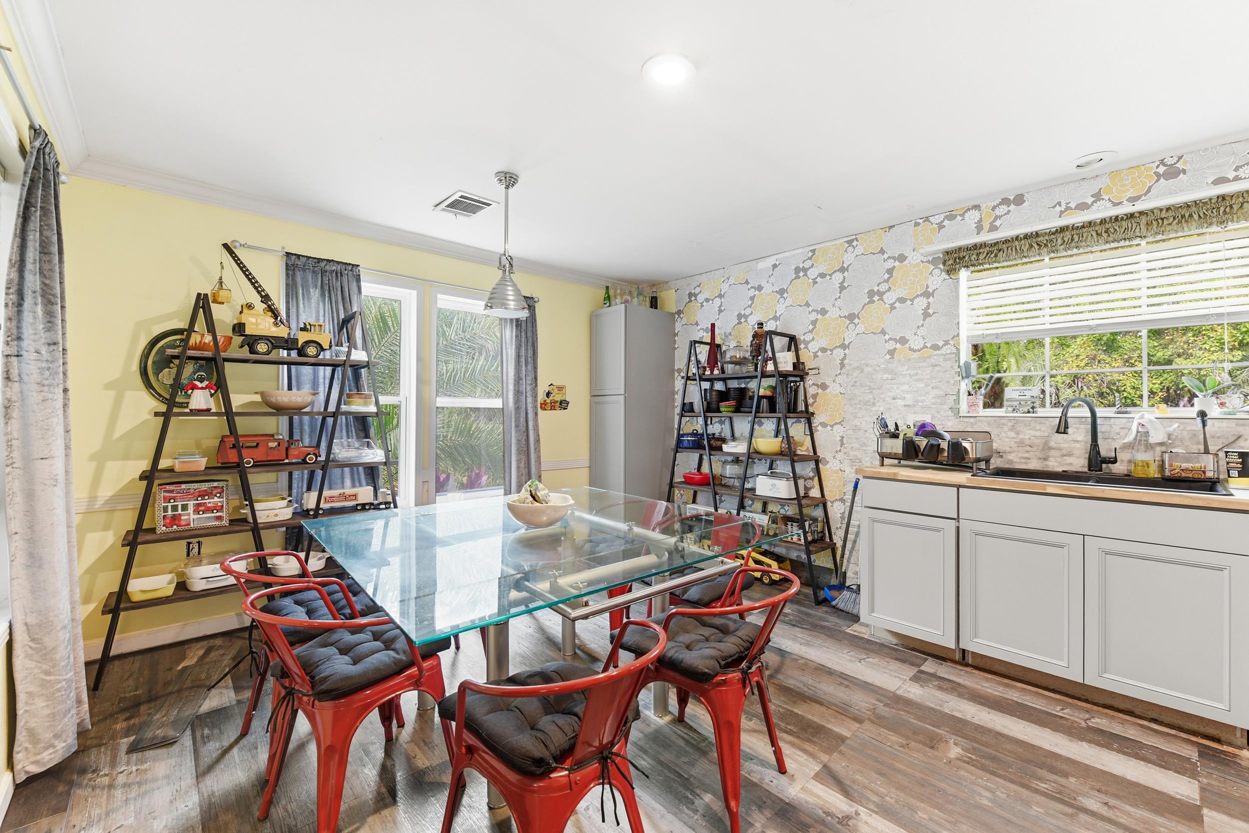 Image 19 of 30 For 725 Cypress Rd