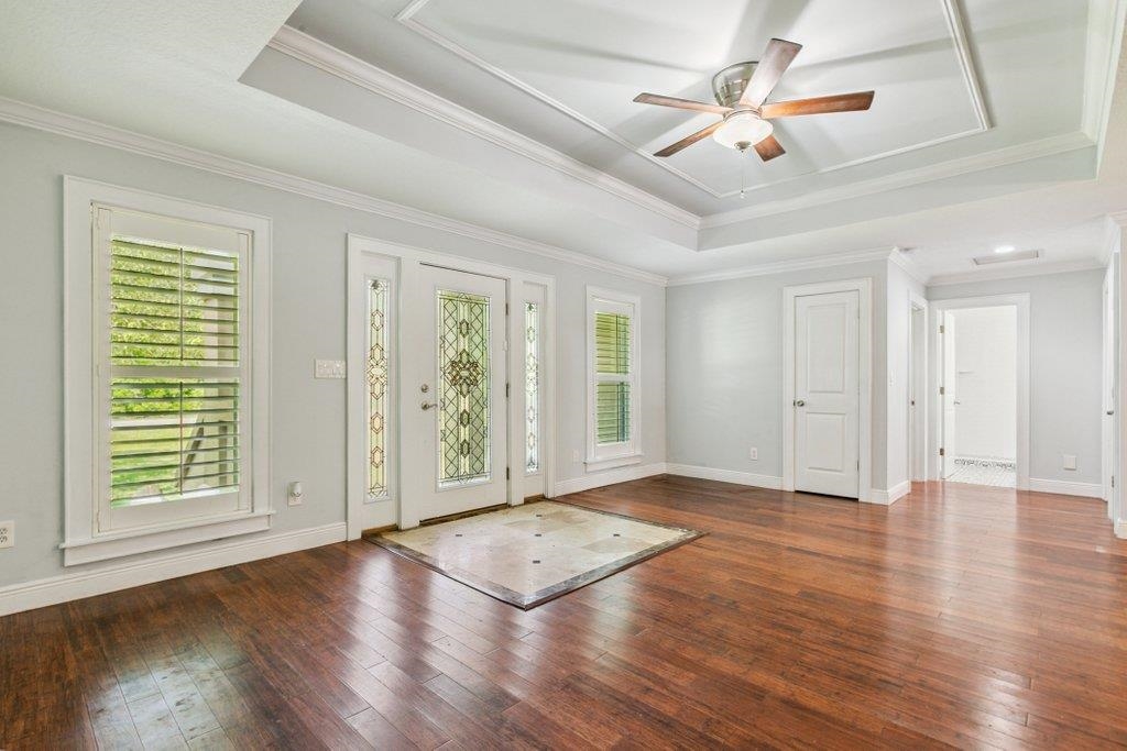 Image 15 of 61 For 2380 Deerwood Acres Dr