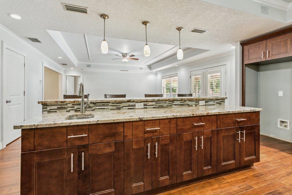 Image 21 of 61 For 2380 Deerwood Acres Dr