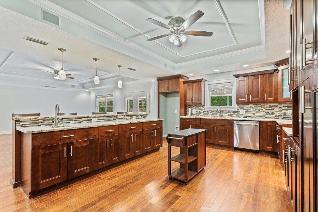 Image 23 of 61 For 2380 Deerwood Acres Dr