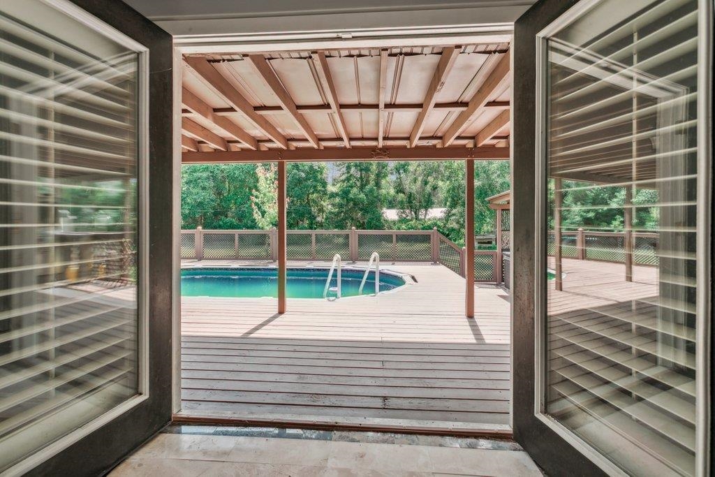 Image 28 of 61 For 2380 Deerwood Acres Dr