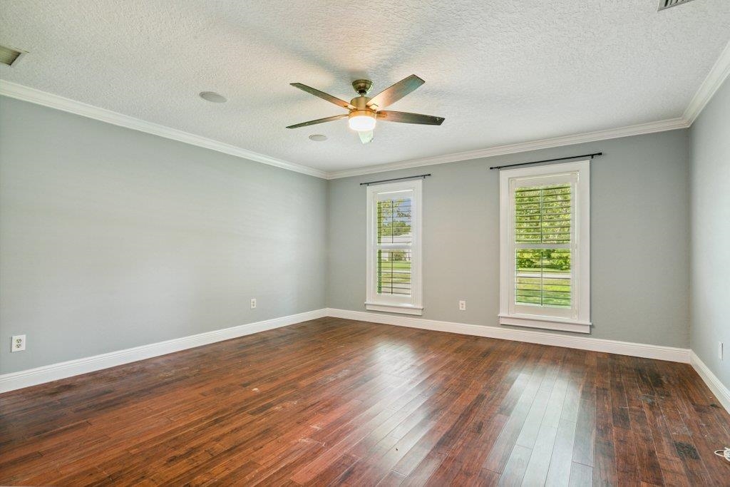 Image 32 of 61 For 2380 Deerwood Acres Dr