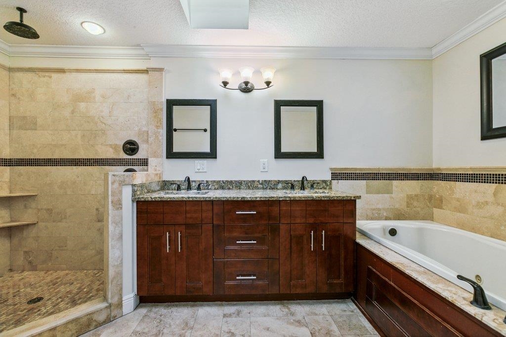 Image 34 of 61 For 2380 Deerwood Acres Dr