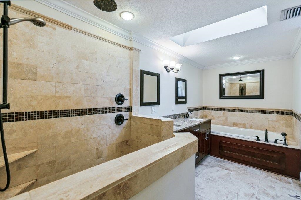 Image 38 of 61 For 2380 Deerwood Acres Dr