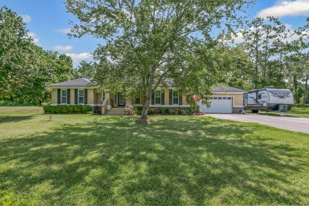 Image 4 of 61 For 2380 Deerwood Acres Dr