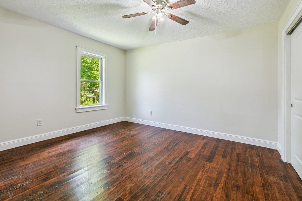 Image 42 of 61 For 2380 Deerwood Acres Dr