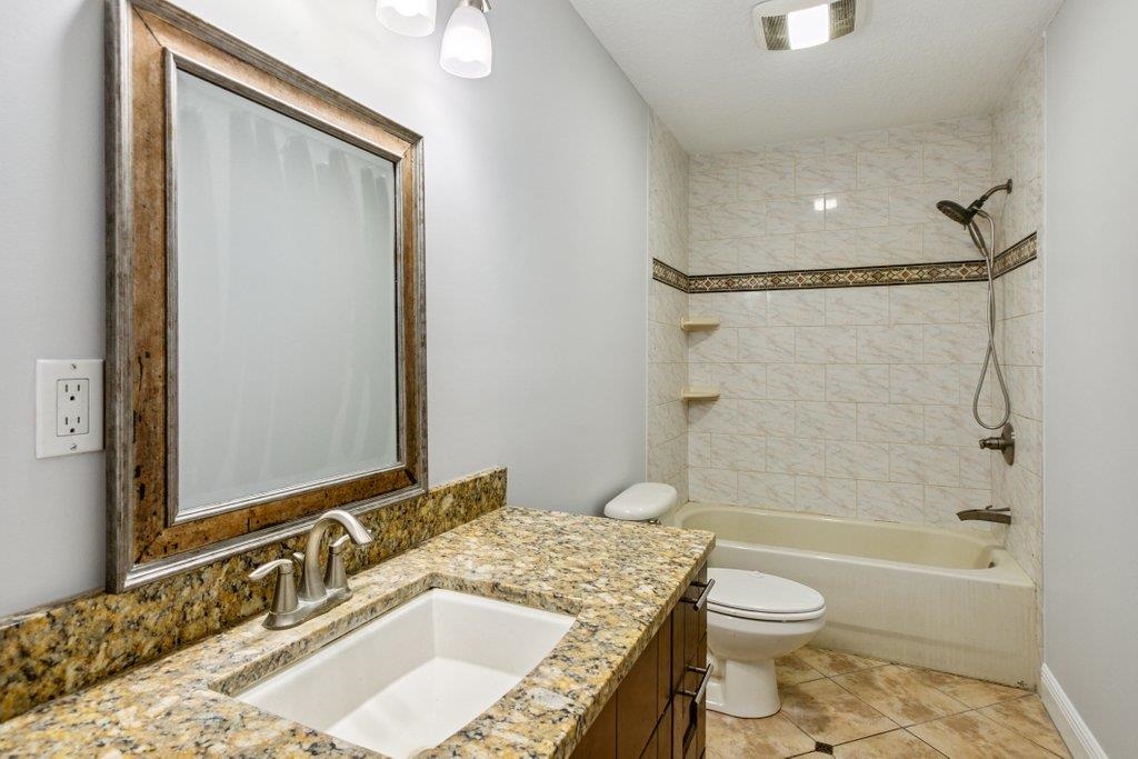 Image 44 of 61 For 2380 Deerwood Acres Dr