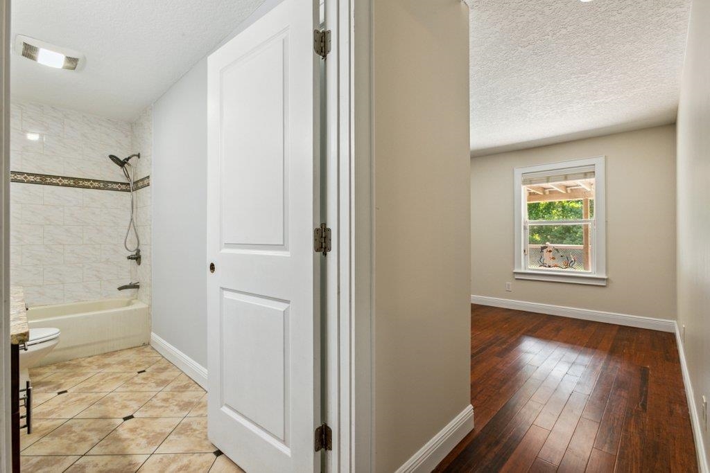 Image 46 of 61 For 2380 Deerwood Acres Dr