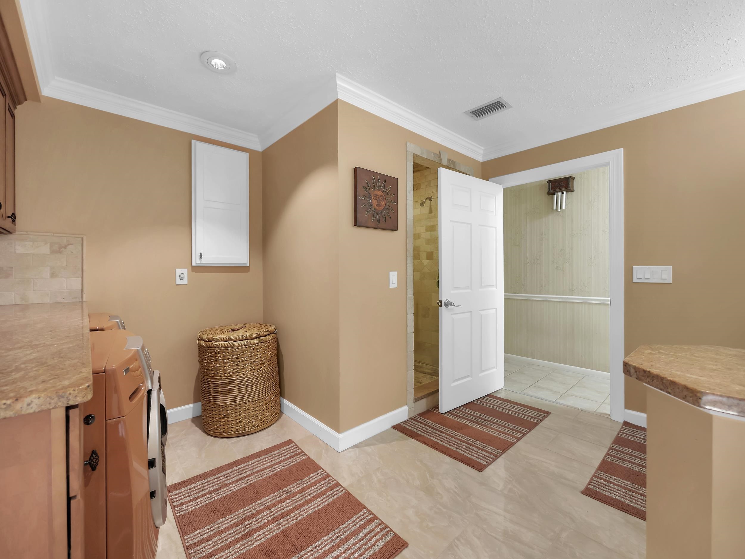 Image 20 of 47 For 1043 Winterhawk Dr