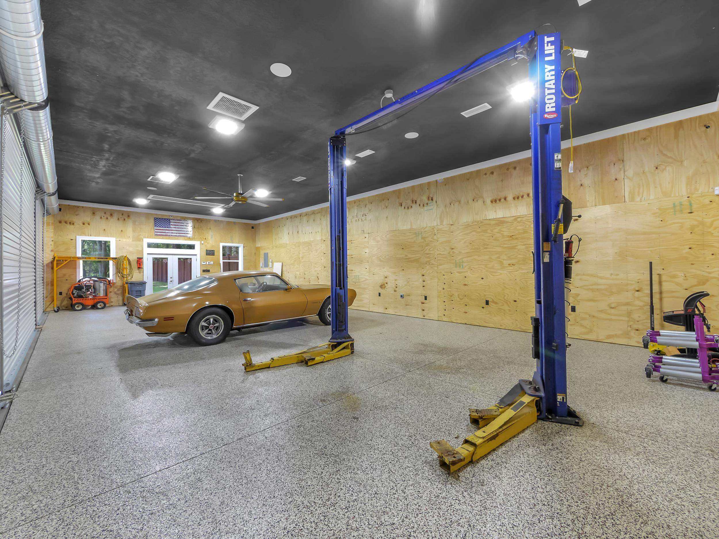 Image 35 of 47 For 1043 Winterhawk Dr