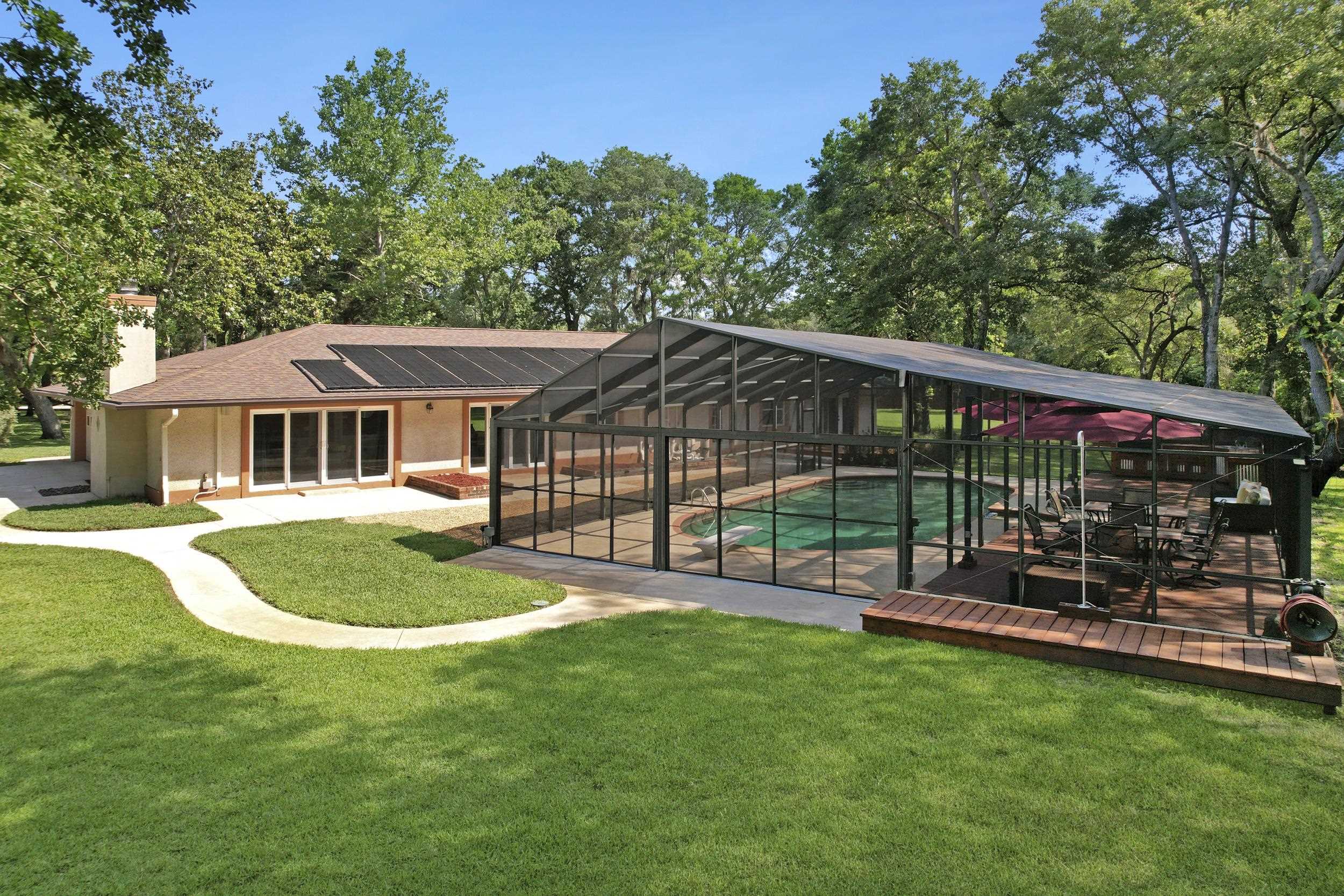 Image 4 of 47 For 1043 Winterhawk Dr