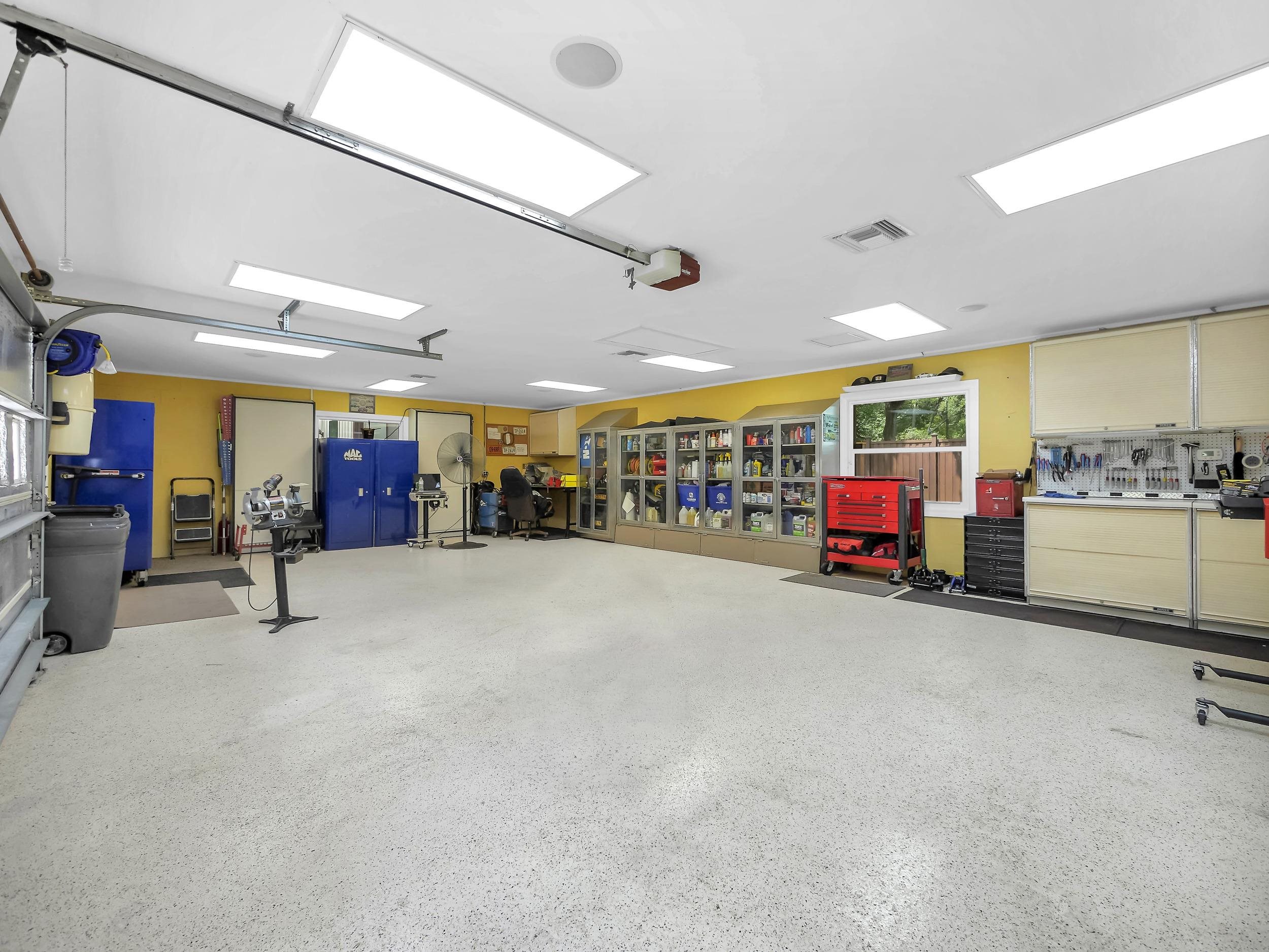 Image 40 of 47 For 1043 Winterhawk Dr