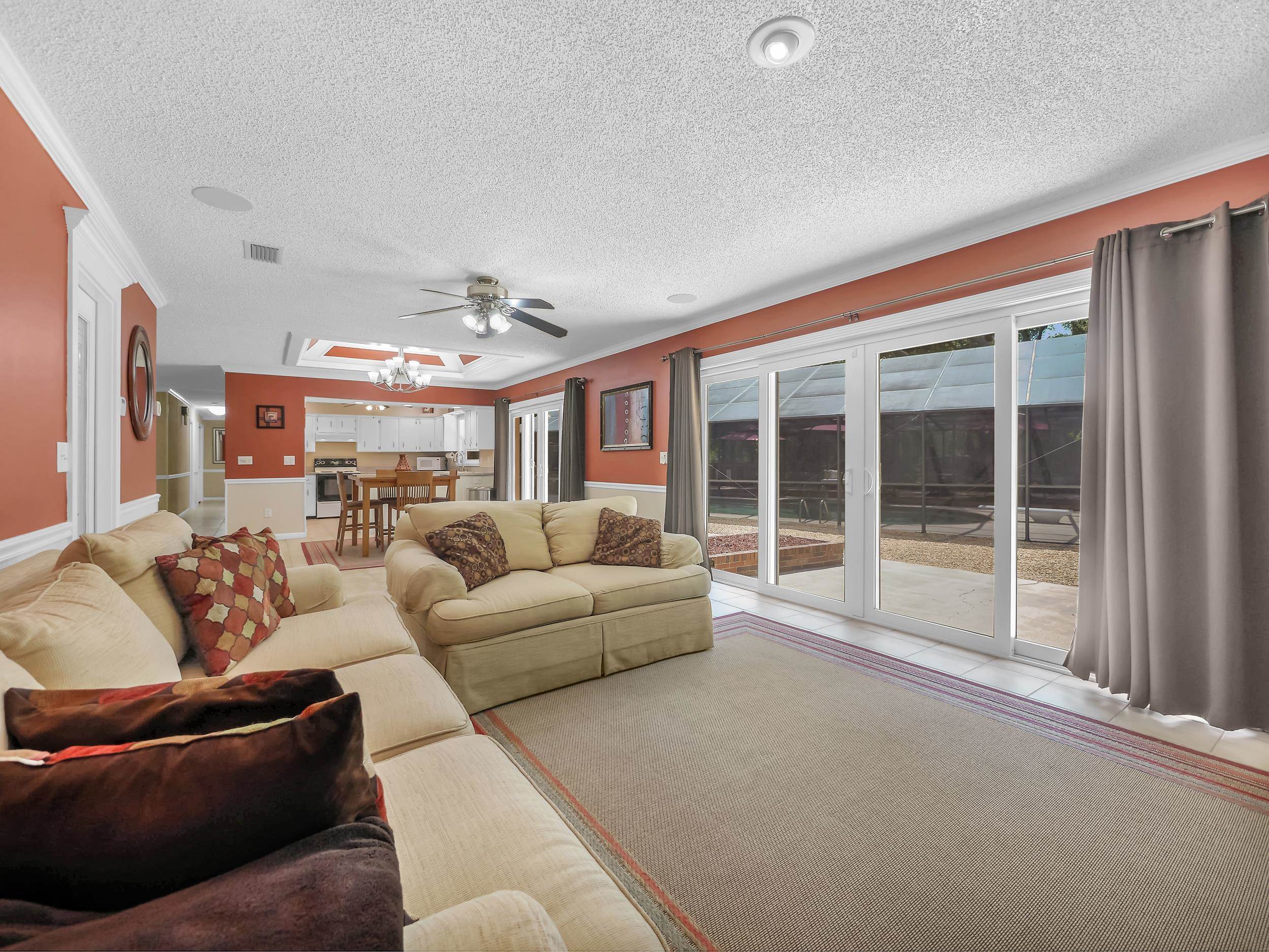 Image 5 of 47 For 1043 Winterhawk Dr