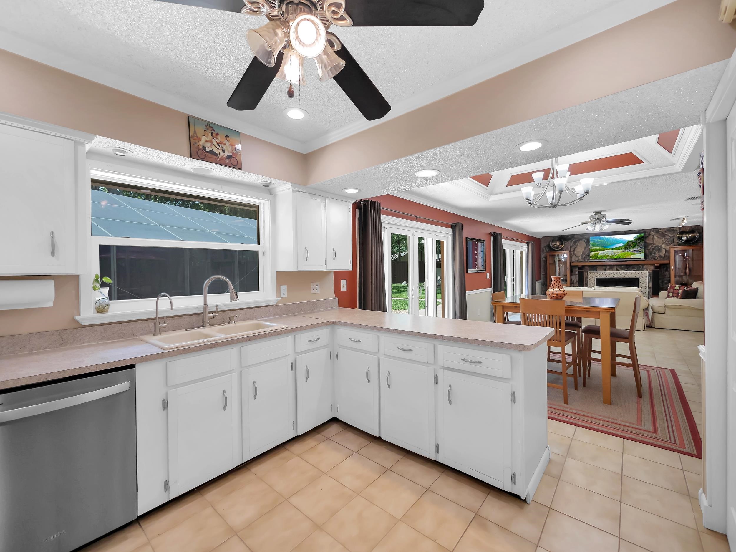 Image 9 of 47 For 1043 Winterhawk Dr