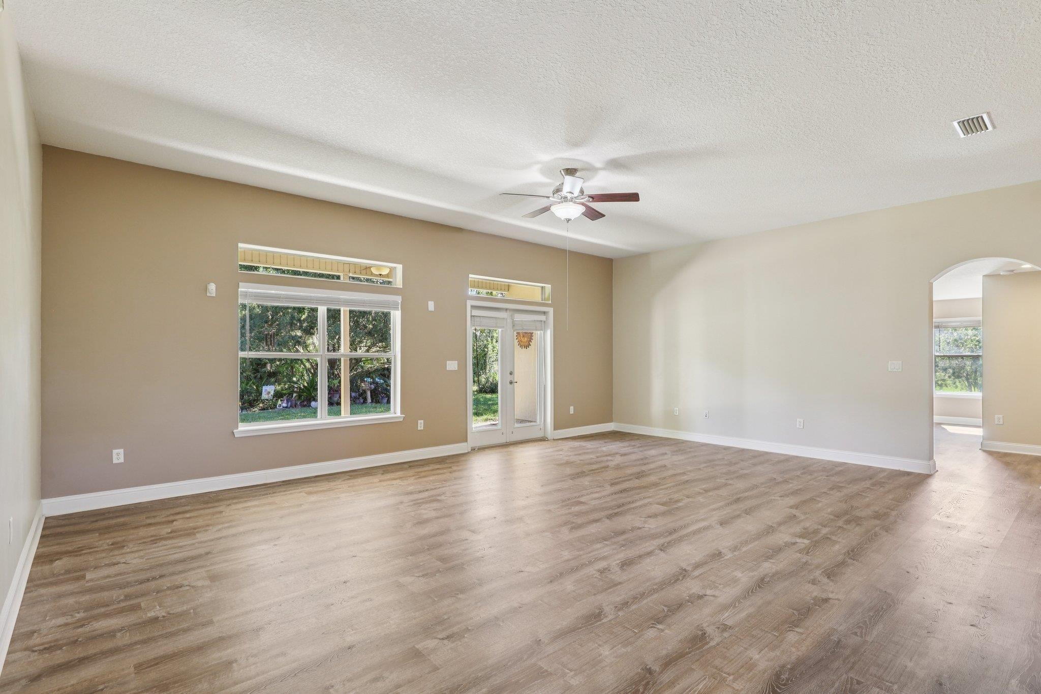 Image 12 of 91 For 5862 Cypress Estates Dr