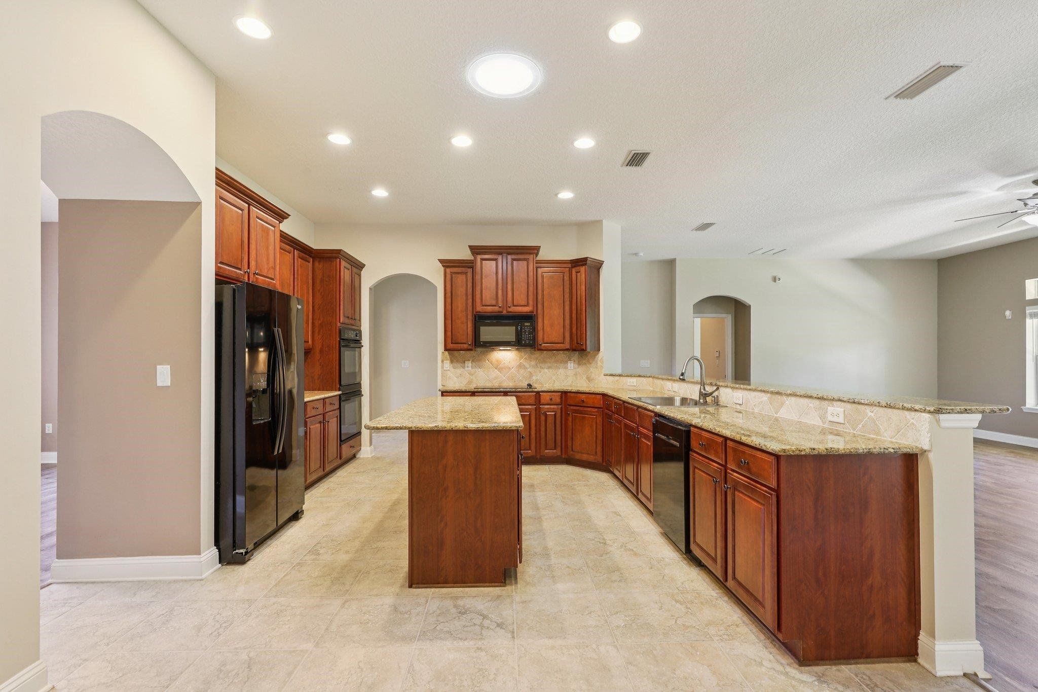 Image 16 of 91 For 5862 Cypress Estates Dr