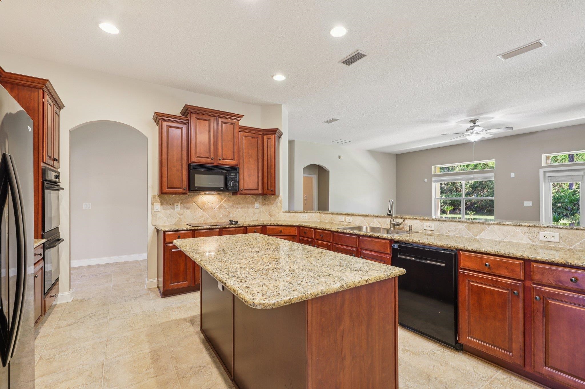 Image 17 of 91 For 5862 Cypress Estates Dr