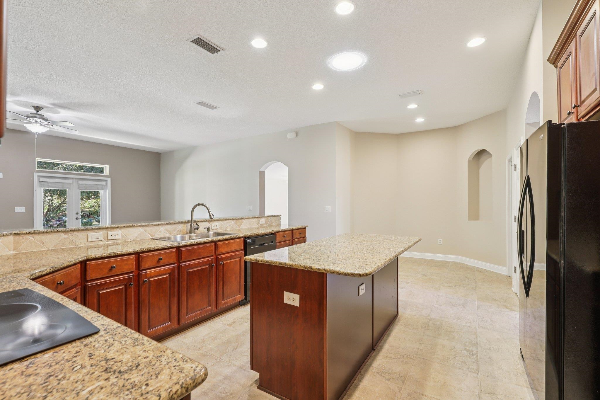 Image 19 of 91 For 5862 Cypress Estates Dr