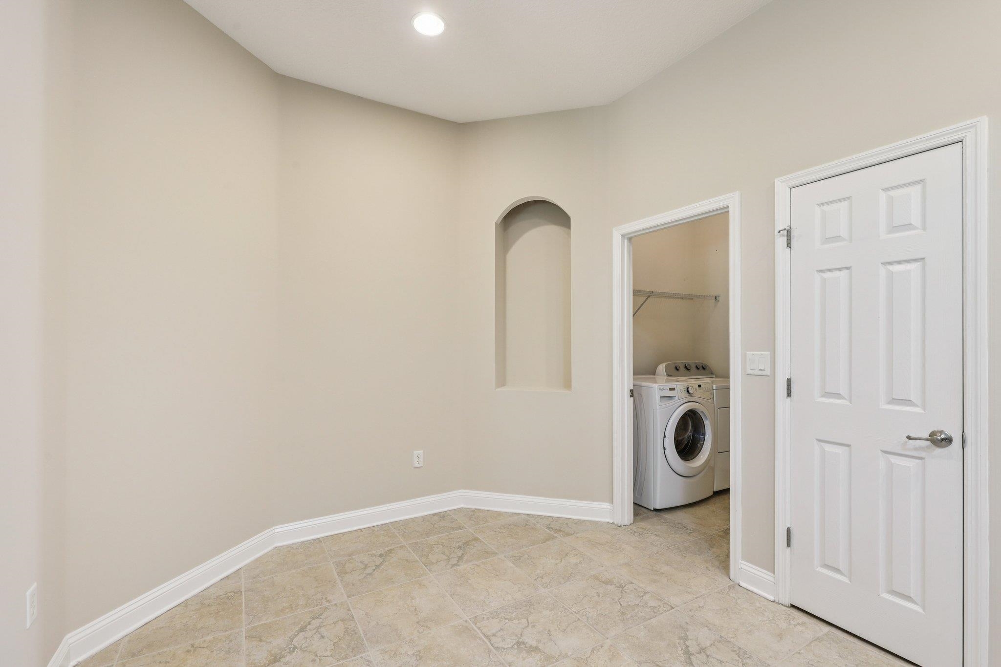 Image 21 of 91 For 5862 Cypress Estates Dr