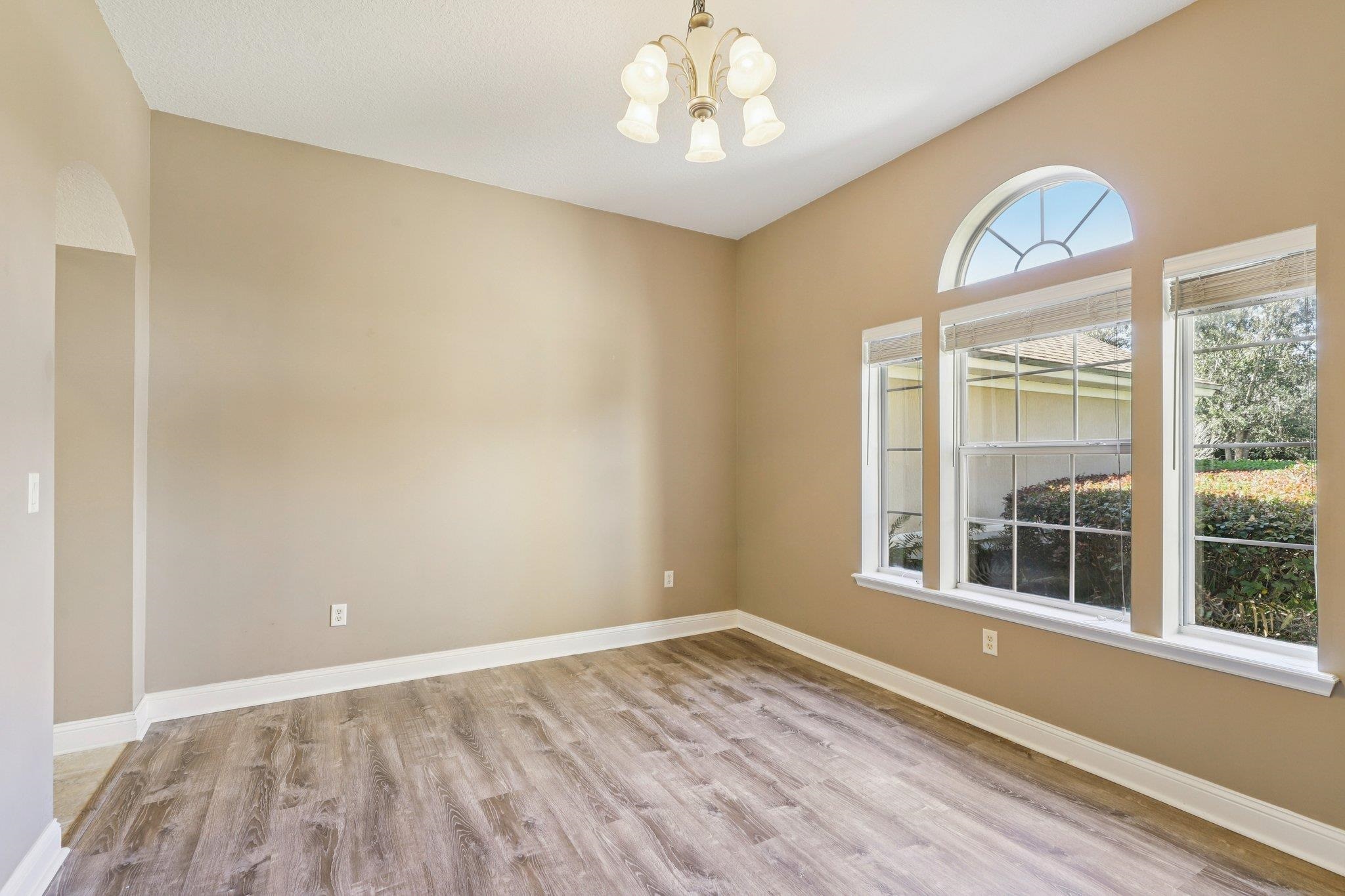 Image 24 of 91 For 5862 Cypress Estates Dr