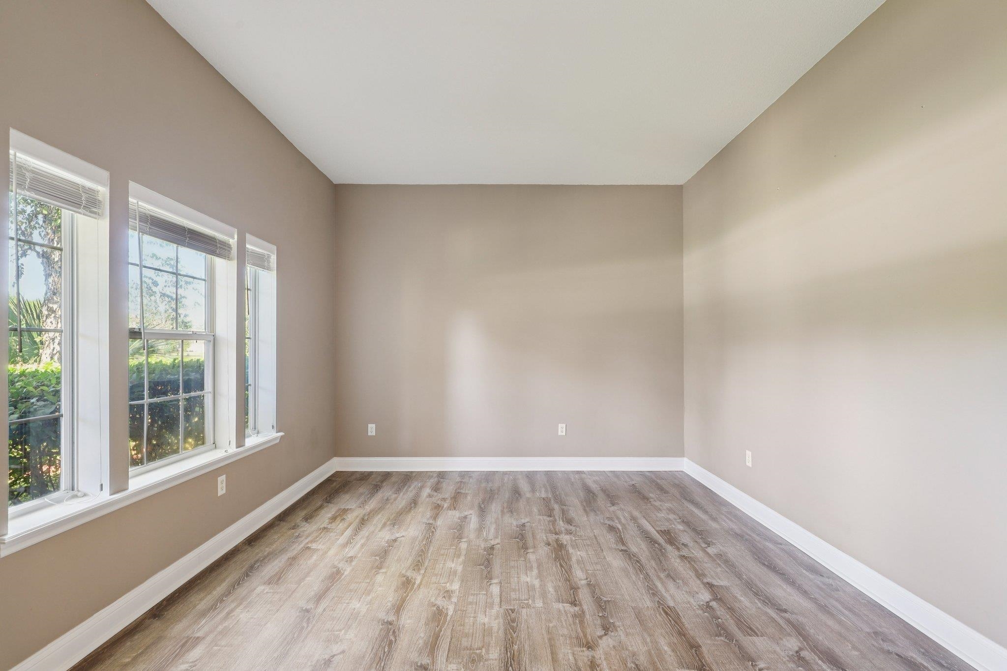 Image 26 of 91 For 5862 Cypress Estates Dr