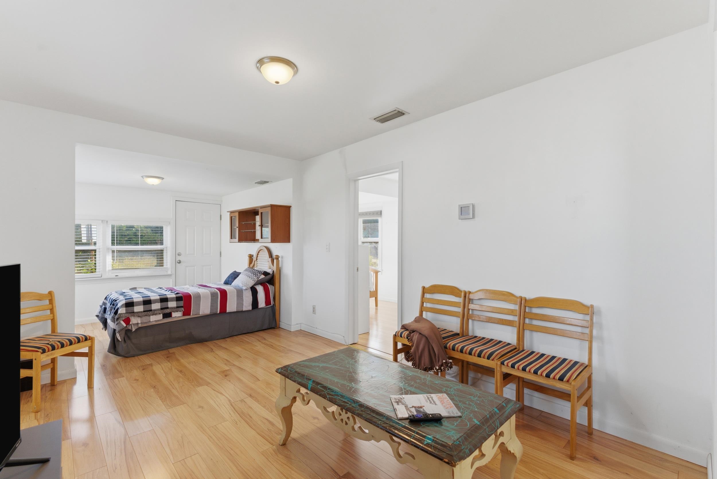 Image 14 of 58 For 6951 Middleton Ave