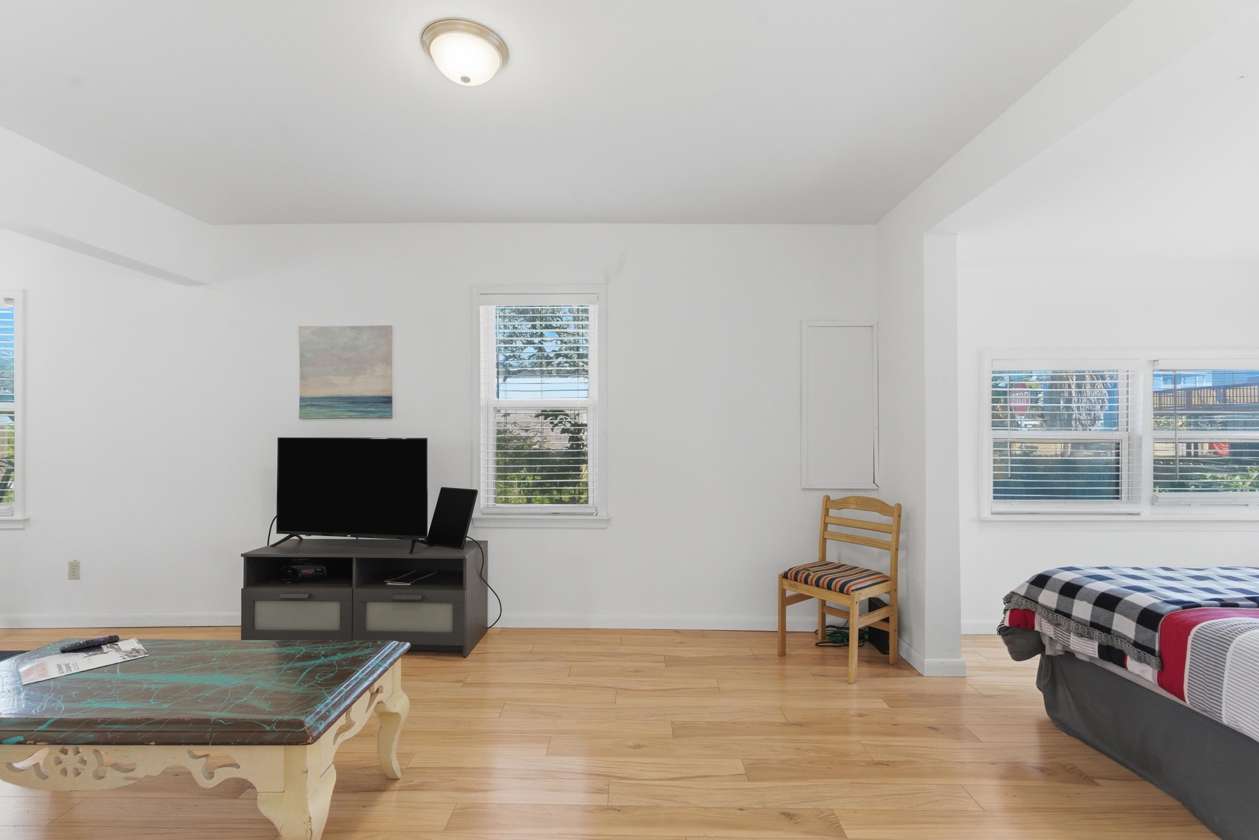 Image 17 of 58 For 6951 Middleton Ave