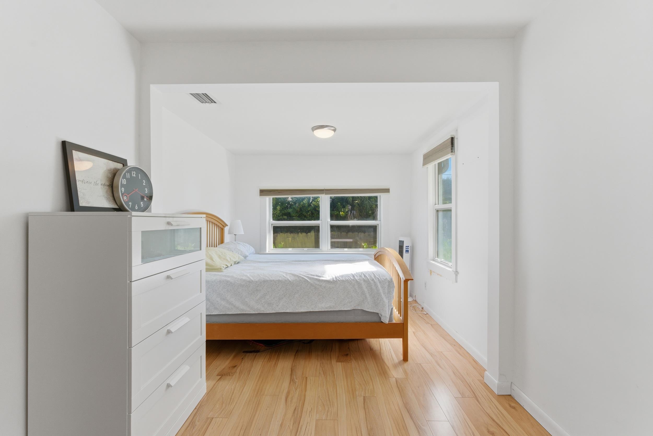 Image 21 of 58 For 6951 Middleton Ave