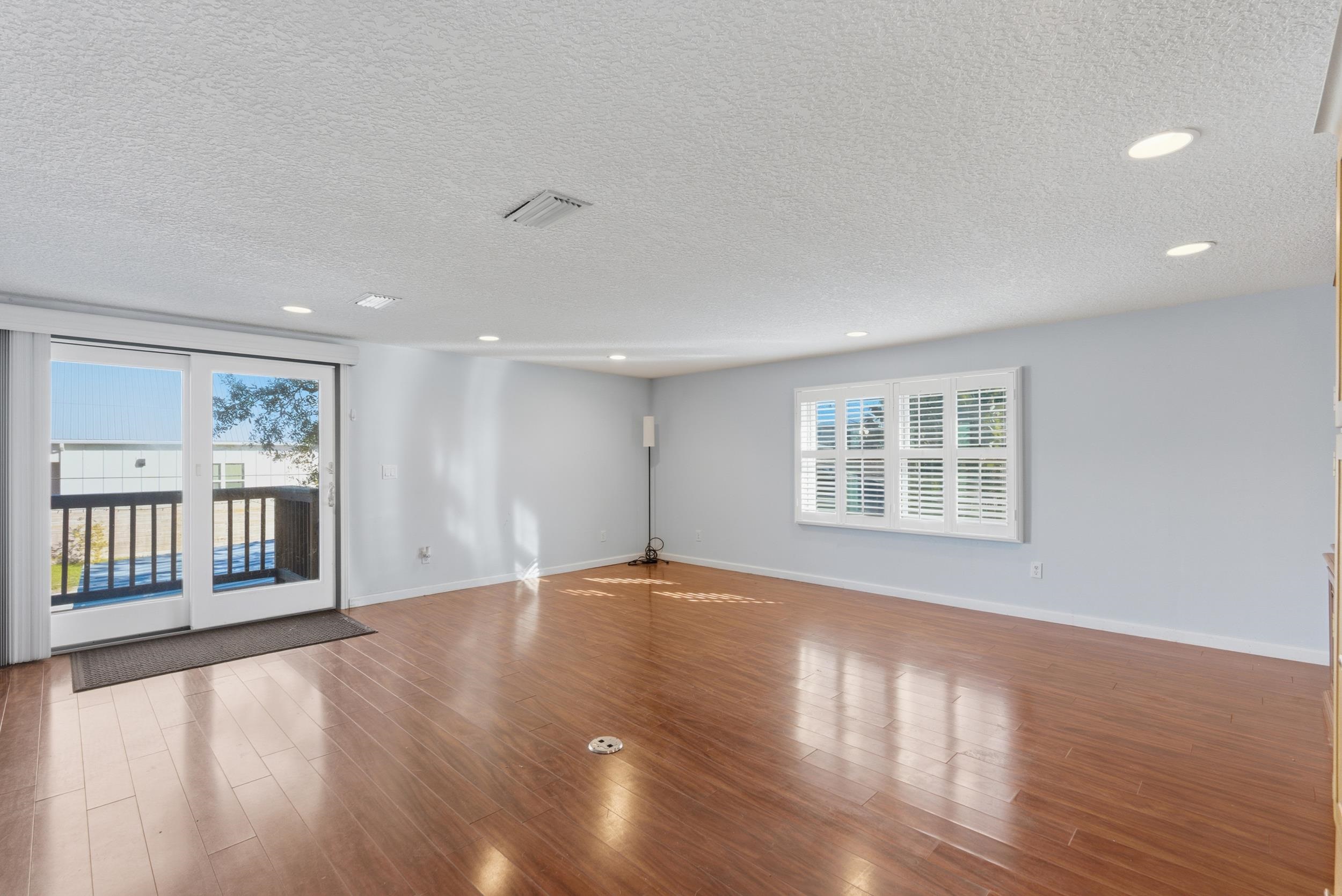 Image 26 of 58 For 6951 Middleton Ave