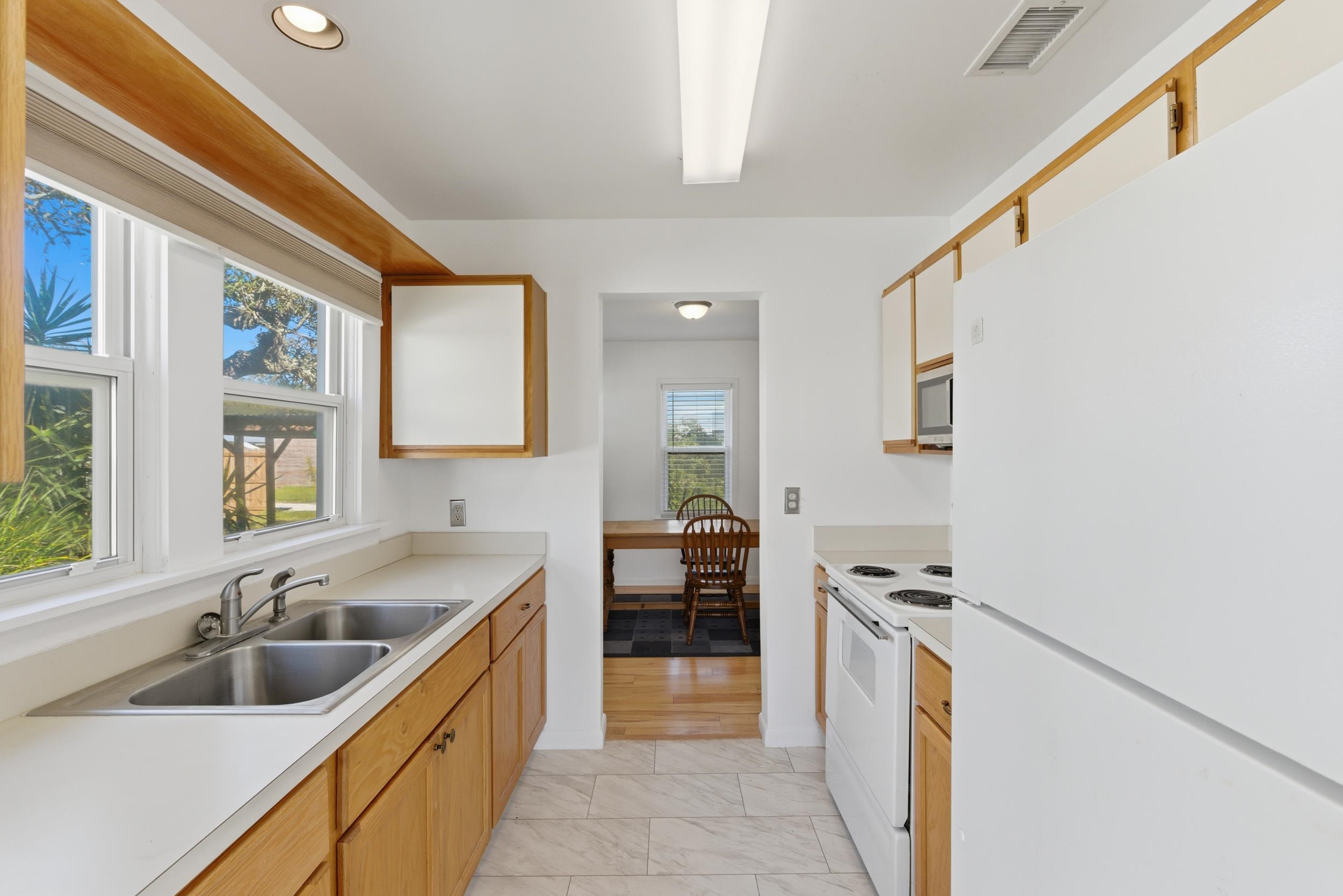 Image 6 of 58 For 6951 Middleton Ave