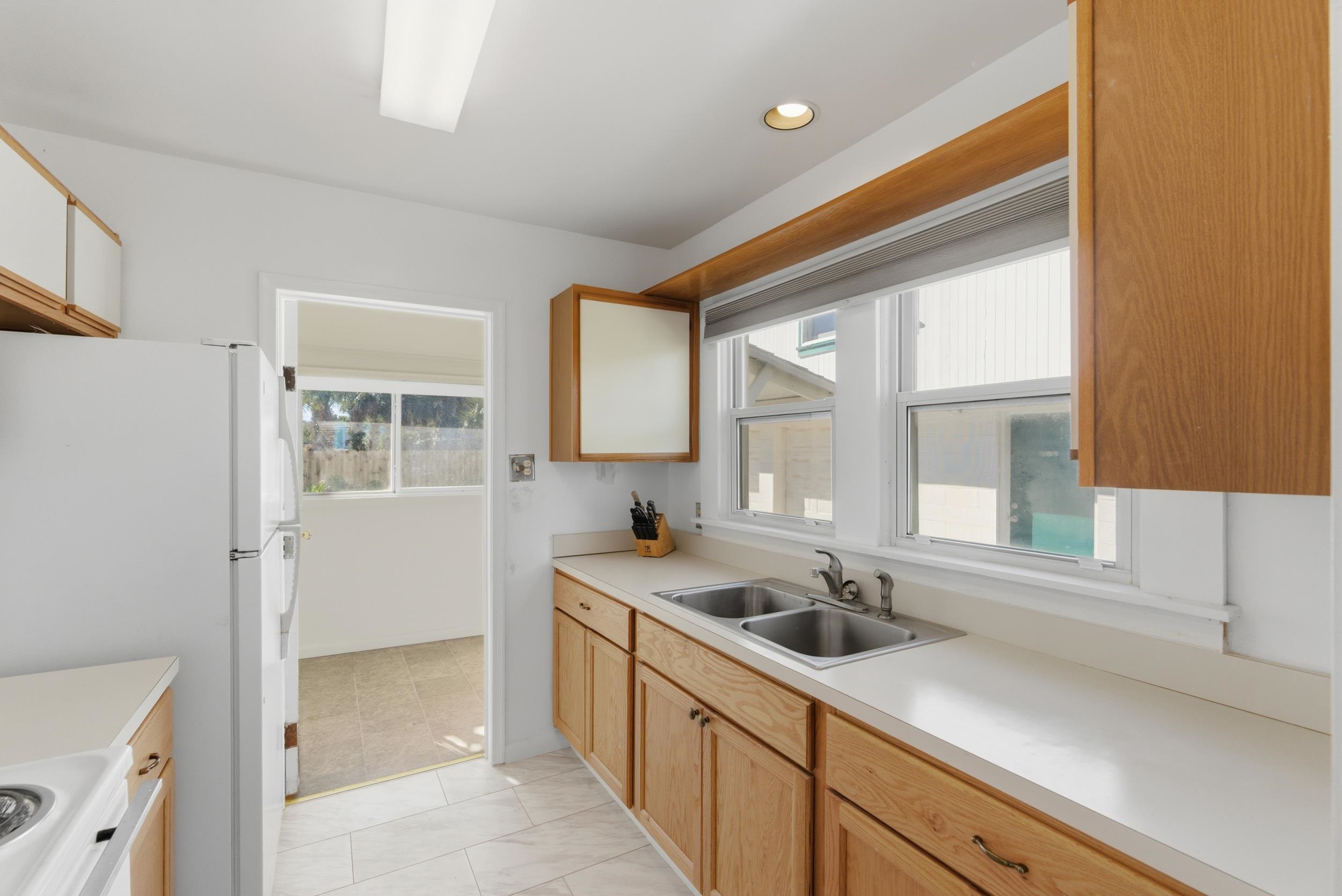 Image 7 of 58 For 6951 Middleton Ave