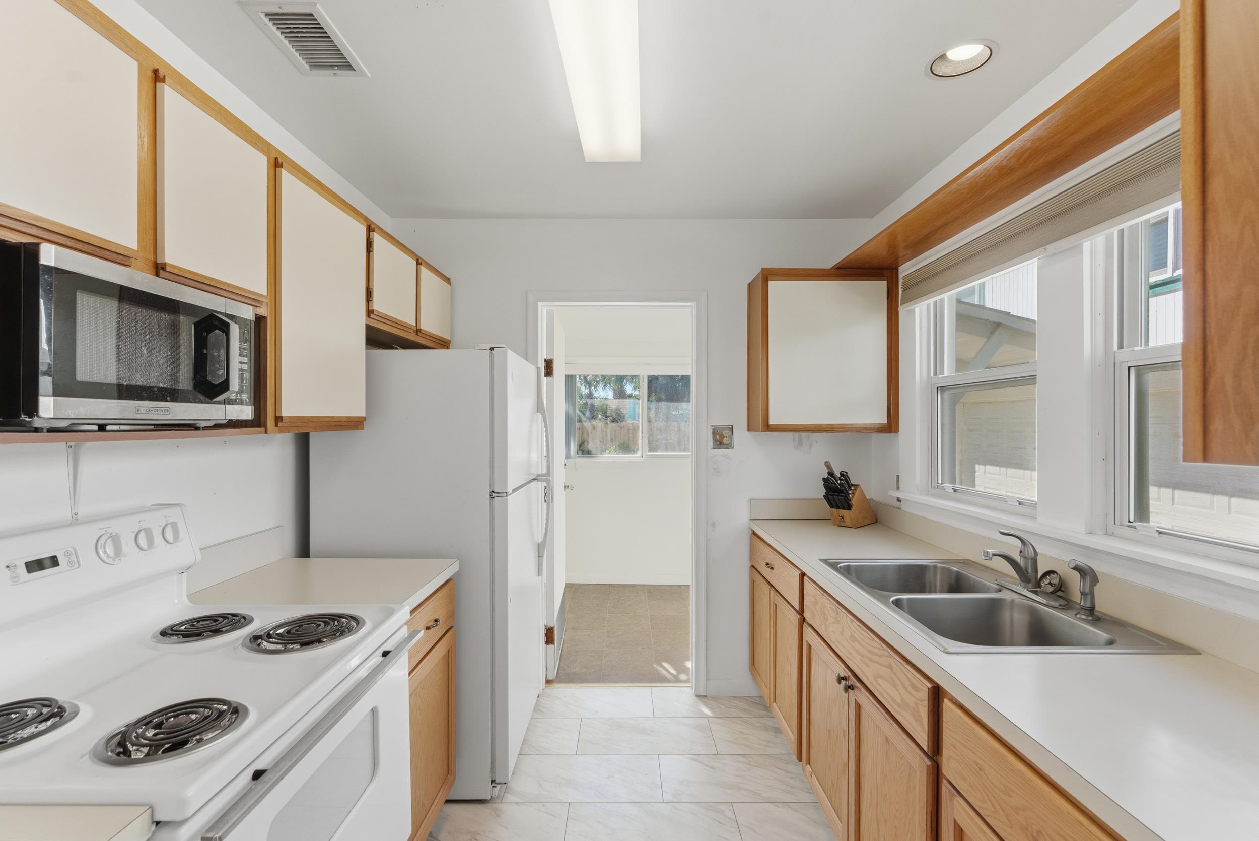 Image 9 of 58 For 6951 Middleton Ave