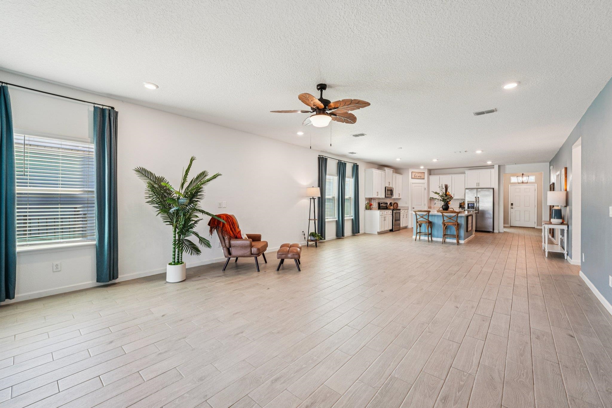 Image 10 of 71 For 428 Lake Sinclair St