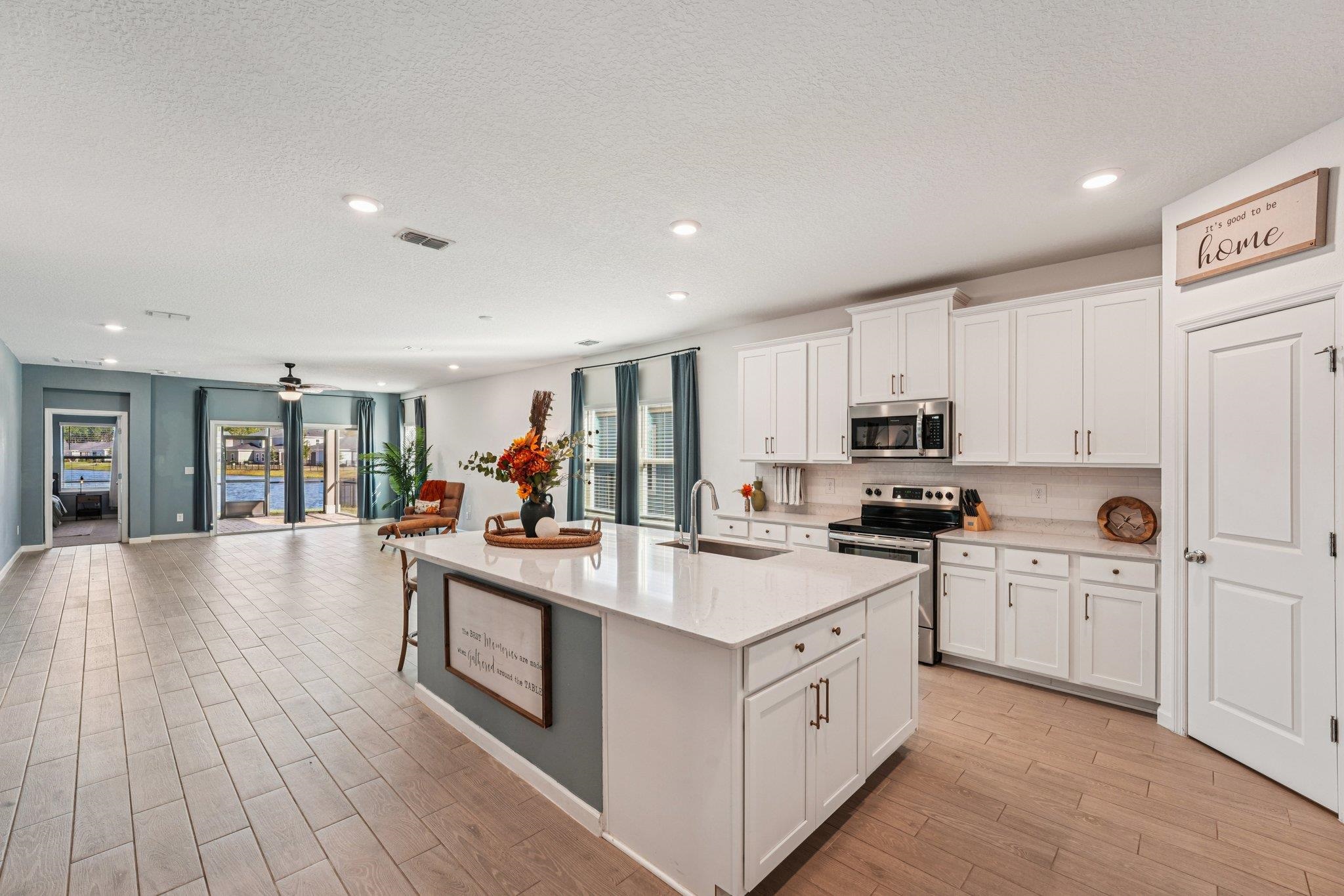 Image 14 of 71 For 428 Lake Sinclair St