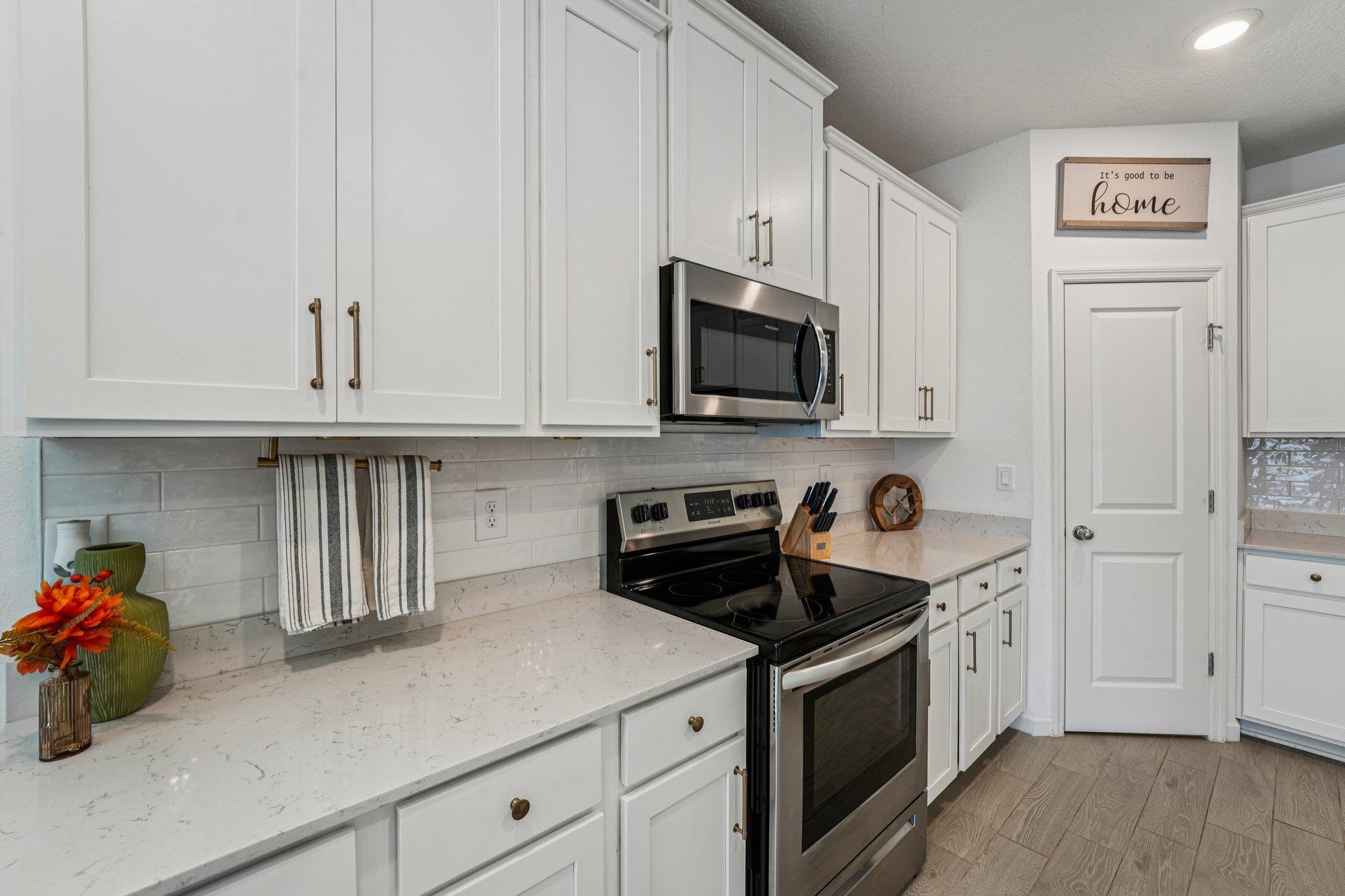 Image 19 of 71 For 428 Lake Sinclair St