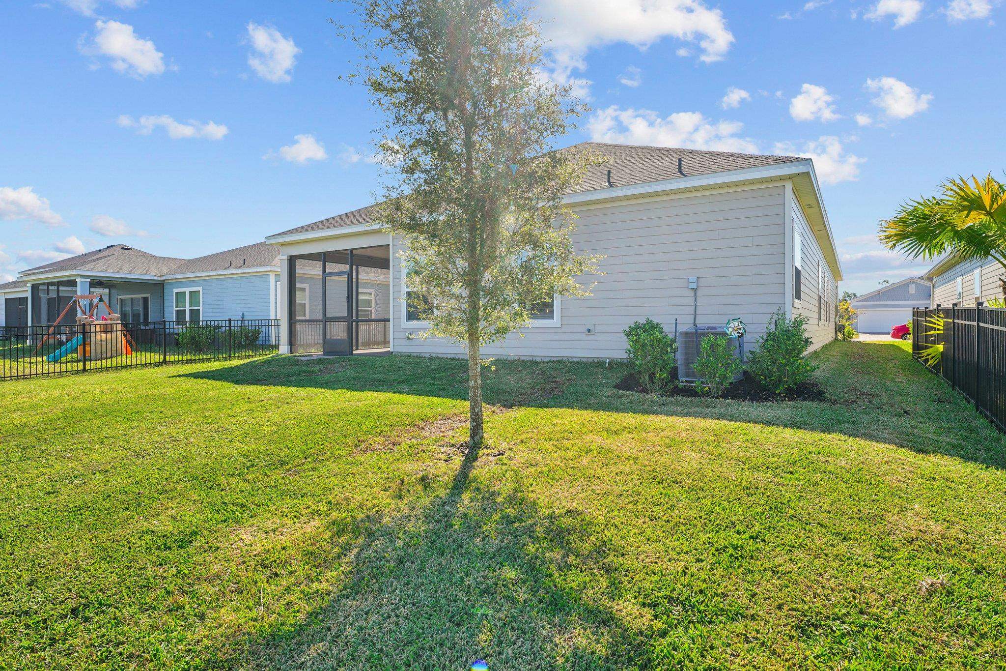 Image 46 of 71 For 428 Lake Sinclair St