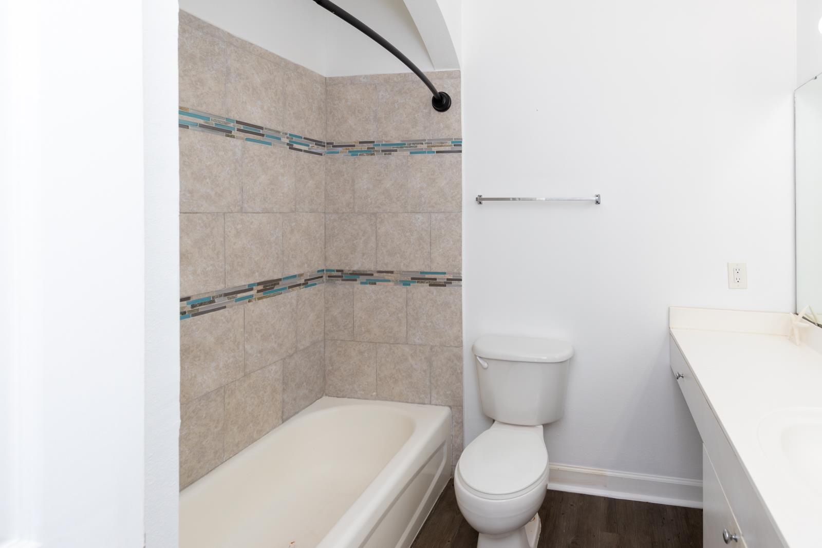 Image 17 of 33 For 11107 Harbour Vista Cir