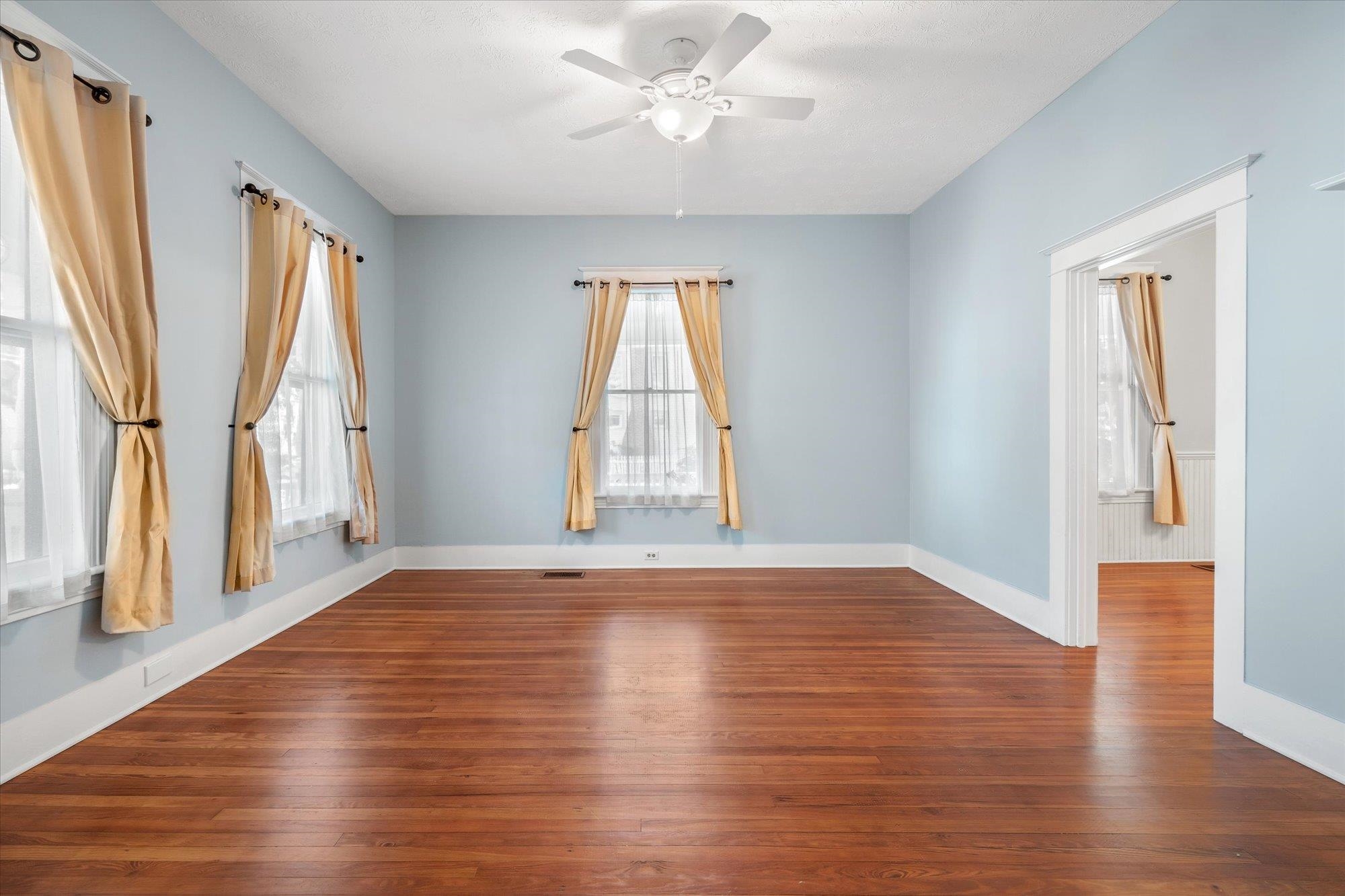 Image 16 of 87 For 31 Cincinnati Avenue