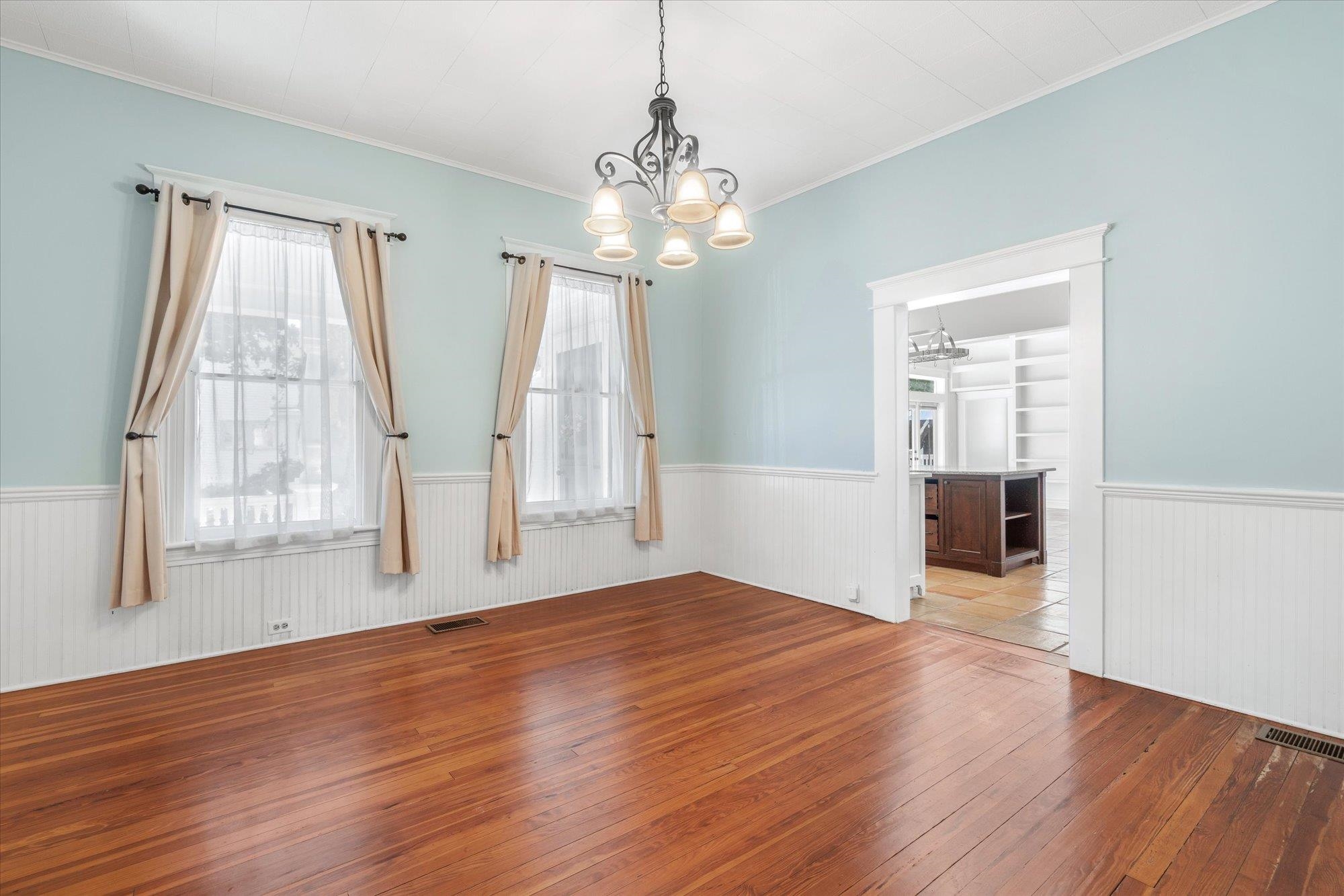 Image 20 of 87 For 31 Cincinnati Avenue