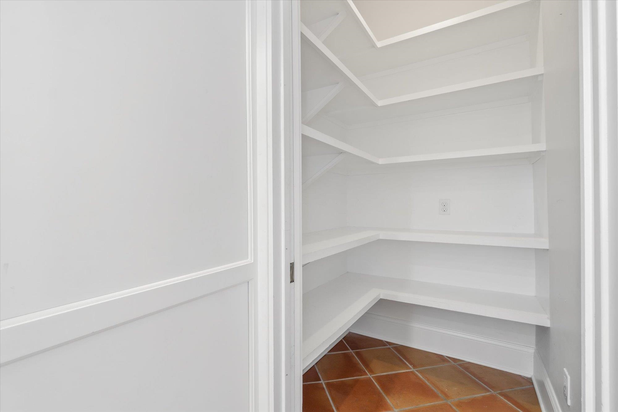 Image 30 of 87 For 31 Cincinnati Avenue