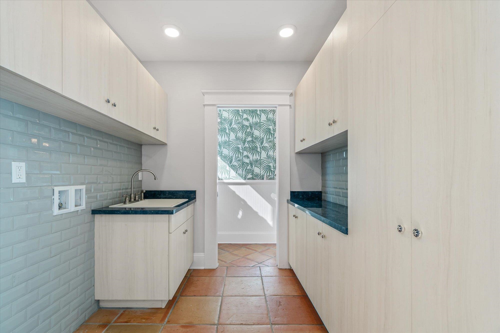 Image 36 of 87 For 31 Cincinnati Avenue