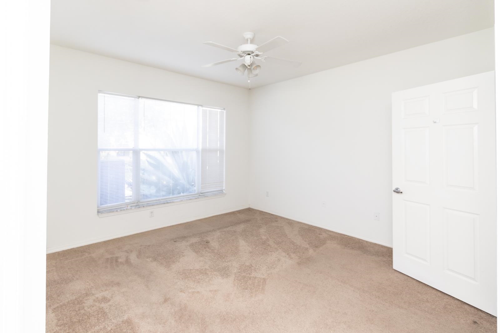 Image 10 of 30 For 19105 Harbour Vista Cir