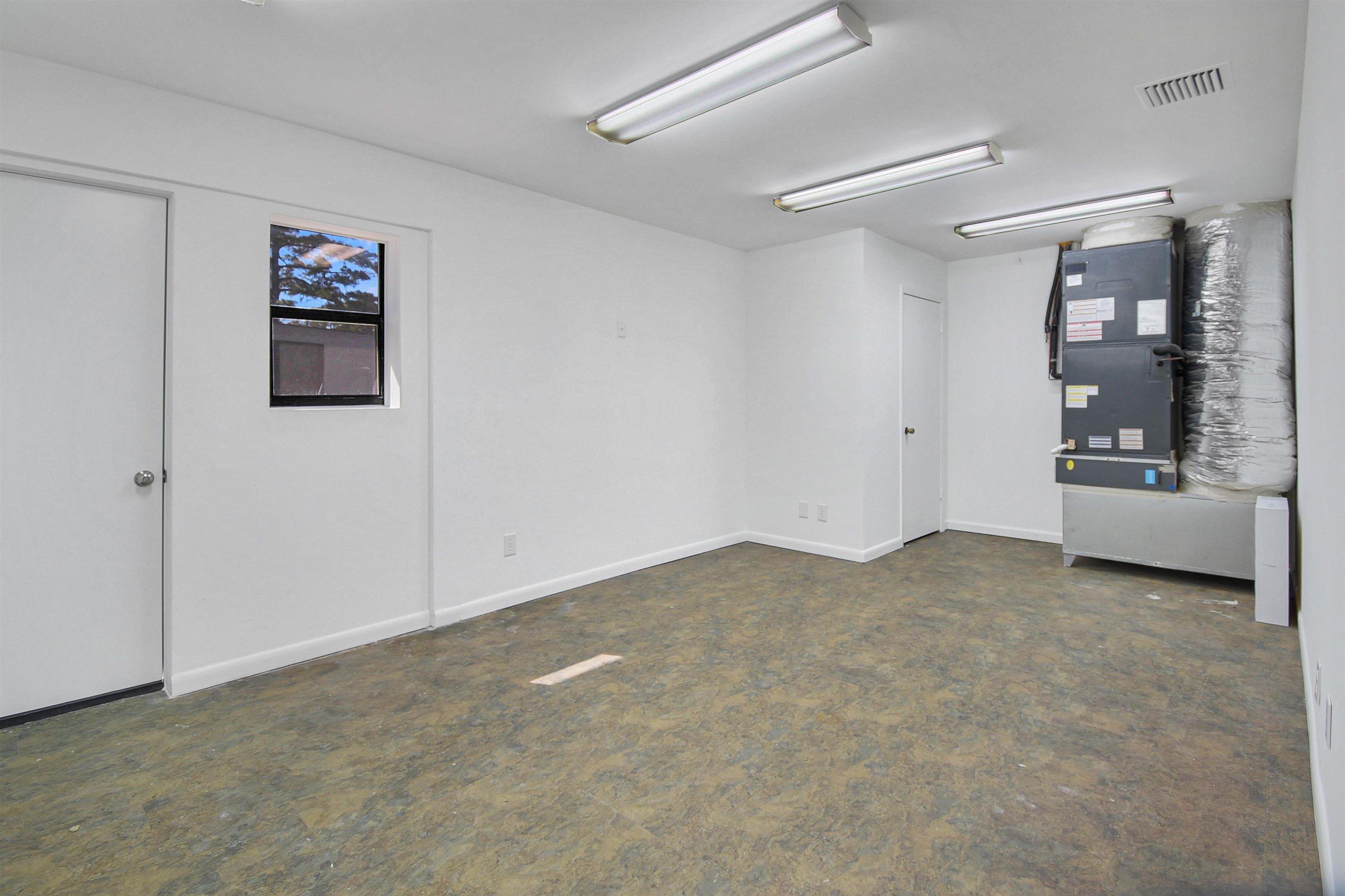 Image 14 of 29 For 1873 Everlee Rd