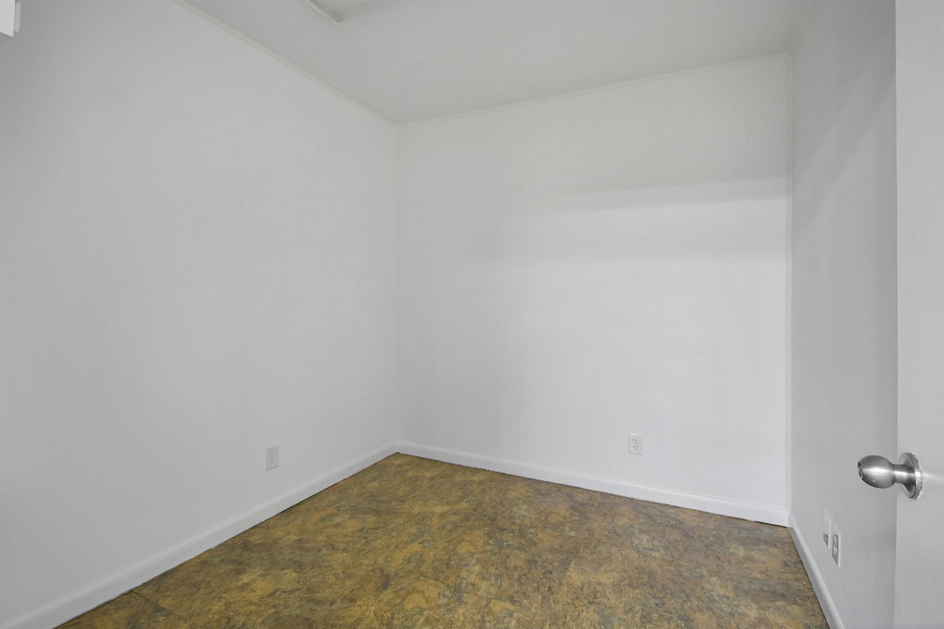 Image 18 of 29 For 1873 Everlee Rd