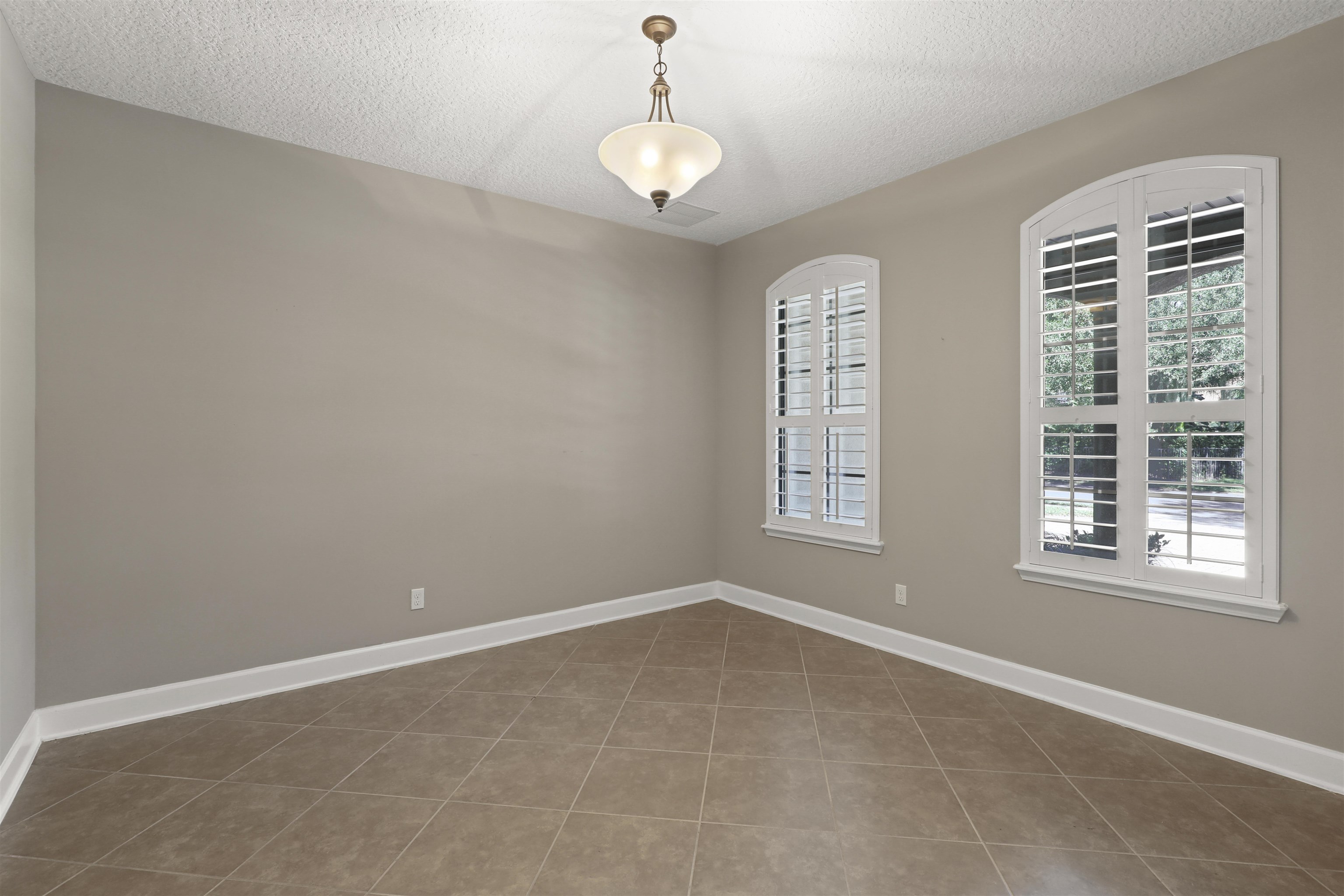 Image 13 of 76 For 4902 Boat Landing Dr