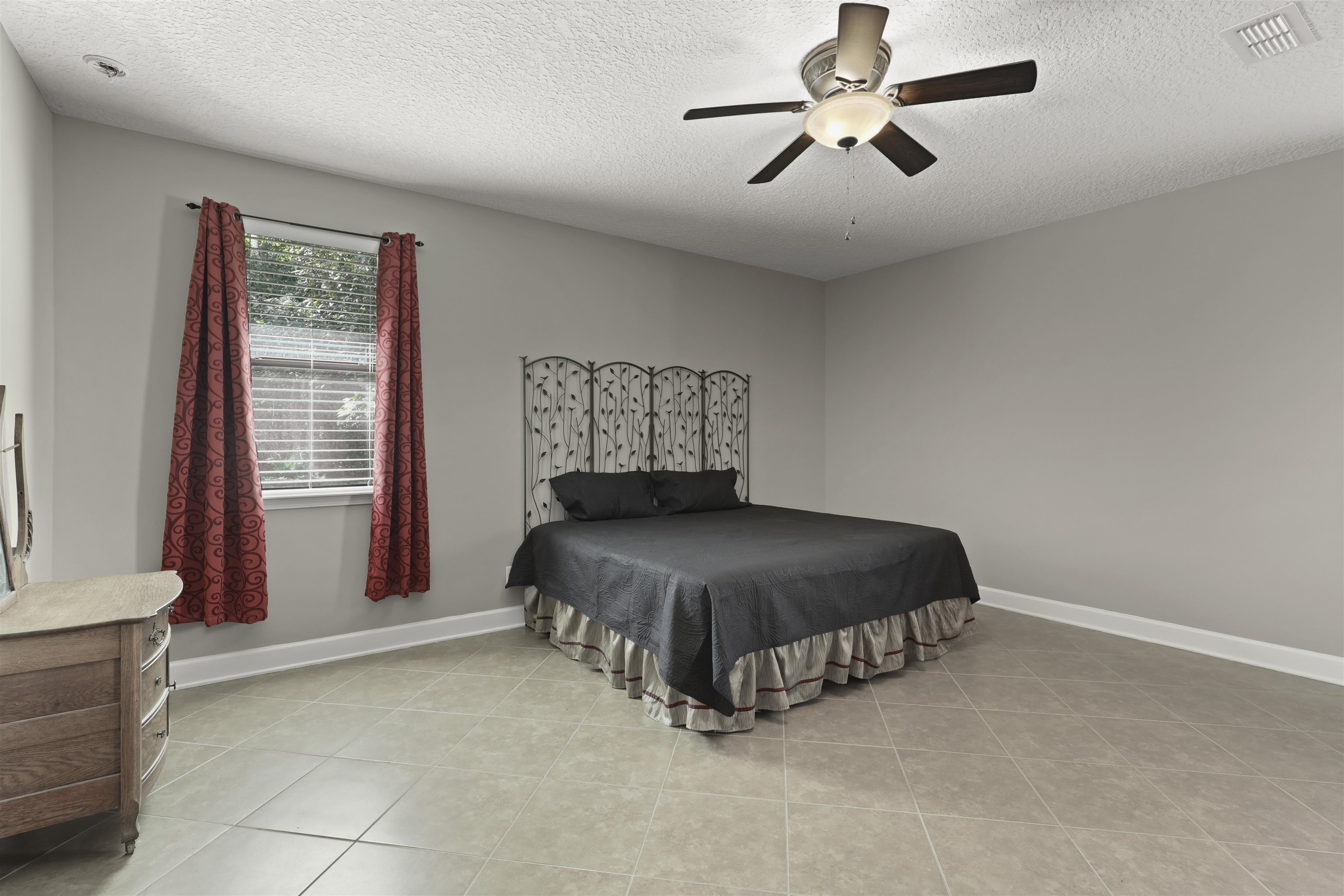 Image 28 of 76 For 4902 Boat Landing Dr